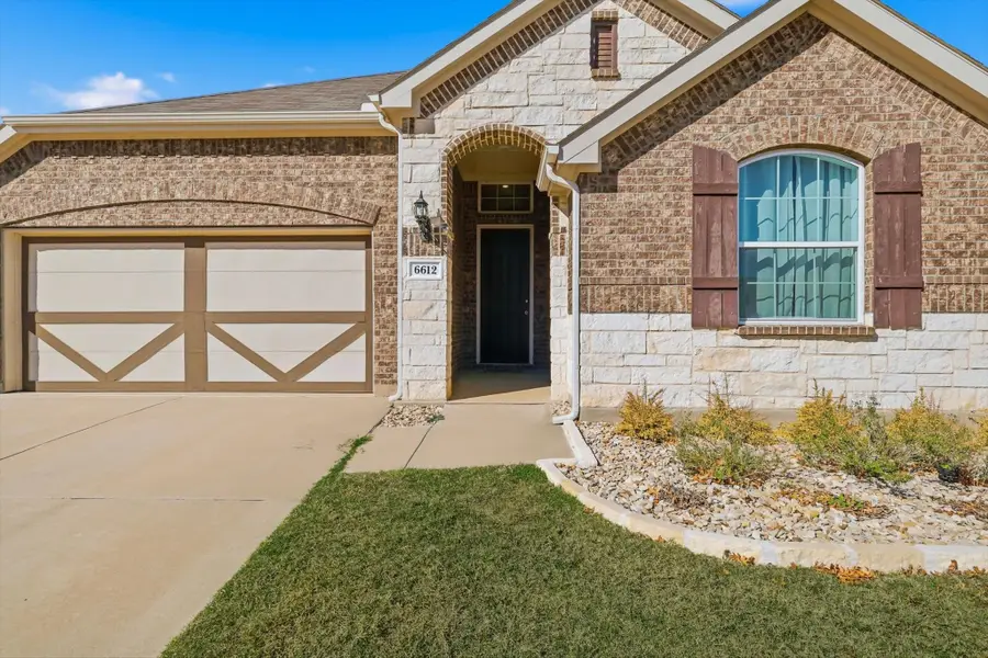 6612 Cedarhurst Court, Justin Roanoke, TX 76226 - #2