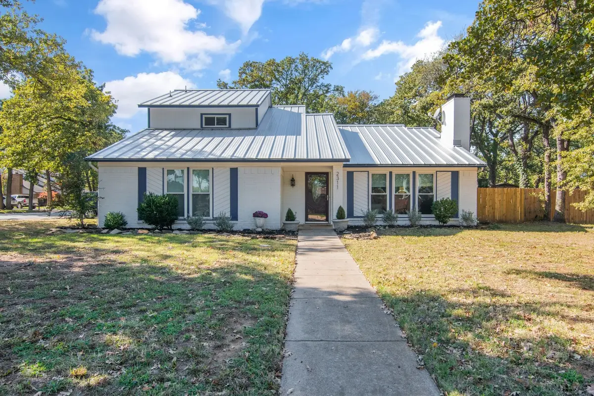 2311 Hummingbird Trail, Grapevine, TX 76051 - #1