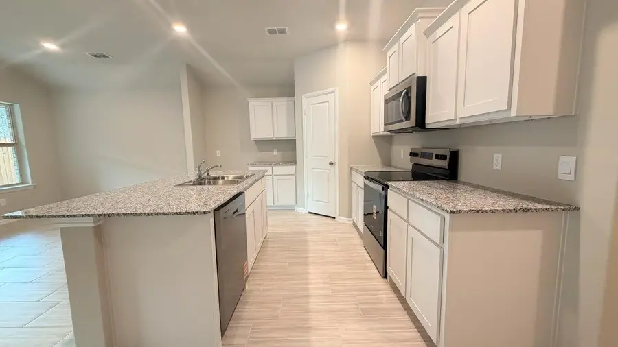 541 Marsh Street, Cleburne, TX 76033 - #3