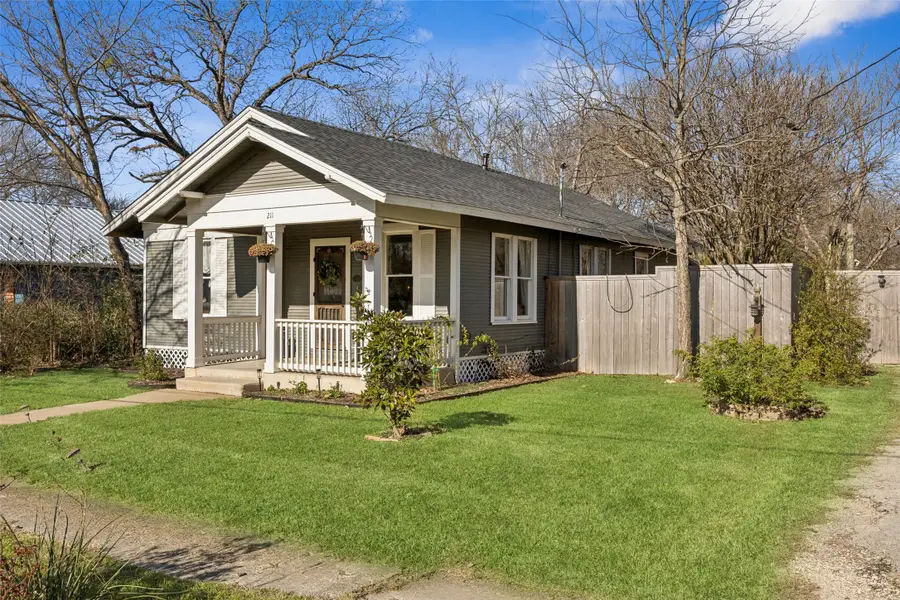 211 E Ross Street, Waxahachie, TX 75165 - Image #2