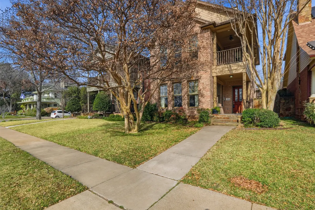 3732 Clarke Avenue, Fort Worth, TX 76107 - #1