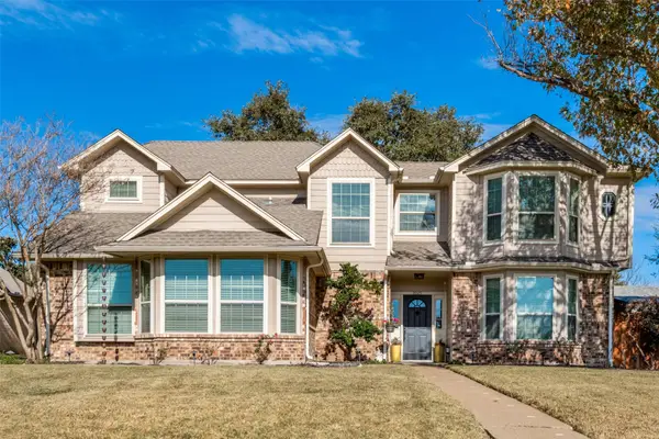 2025 Oakbluff Drive, Carrollton, TX 75007