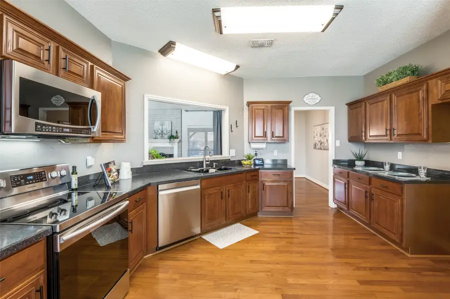 2025 Oakbluff Drive, Carrollton, TX 75007 - Image #3