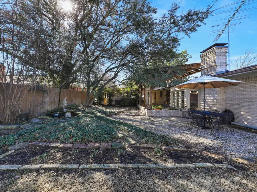 1102 N Graves Street, McKinney, TX 75069 - #2