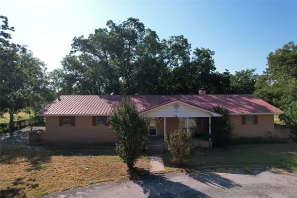 118 N Crescent Street, Gorman, TX 76454