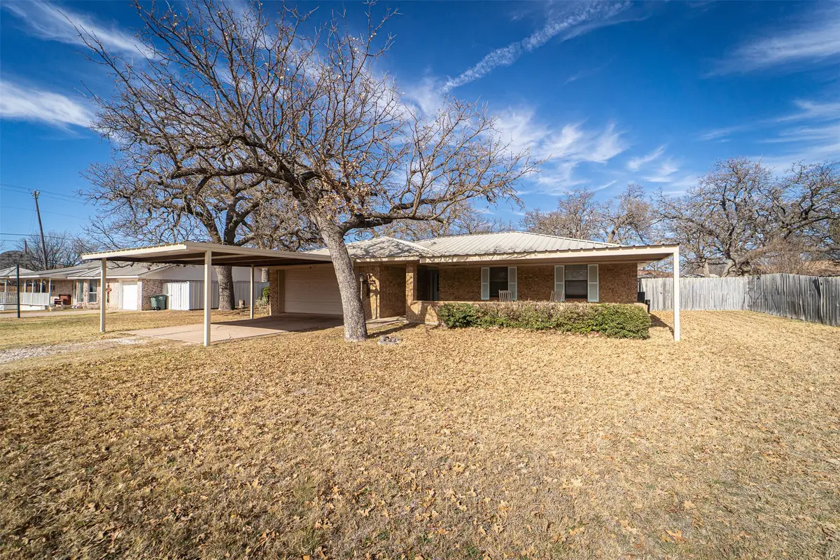 706 Tanglewood Drive, Clyde, TX 79510 - #1