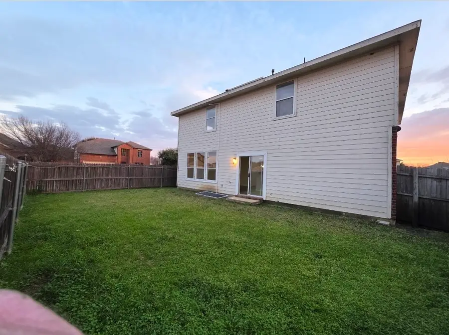 801 Gillon Drive, Arlington, TX 76001 - Image #3