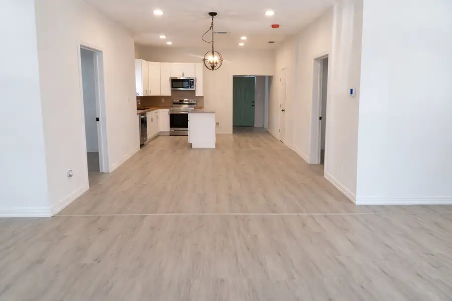 811 W Day Street, Denison, TX 75020 - #3