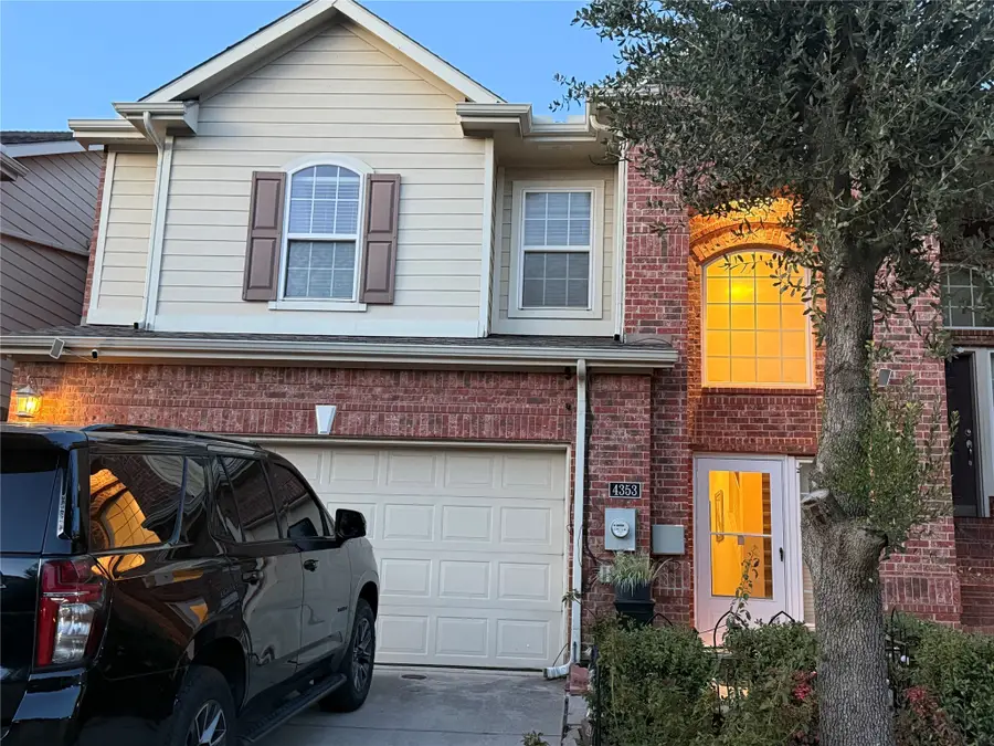 4353 Annesley Lane, Irving, TX 75062 - Image #2