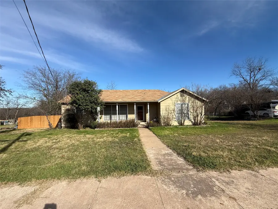 609 E Henry, Hamilton, TX 76531 - Image #2