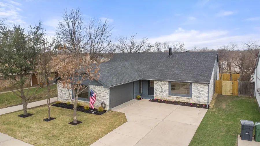 2301 Sharpshire Lane, Arlington, TX 76014 - Image #2