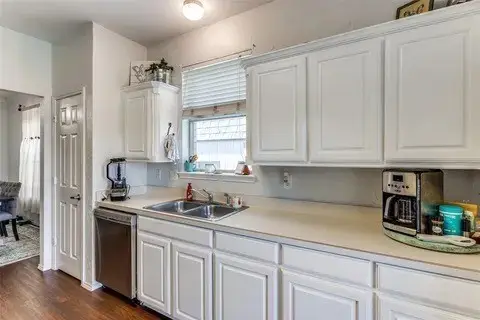 125 Timber Cross Court, Azle, TX 76020 - Image #3