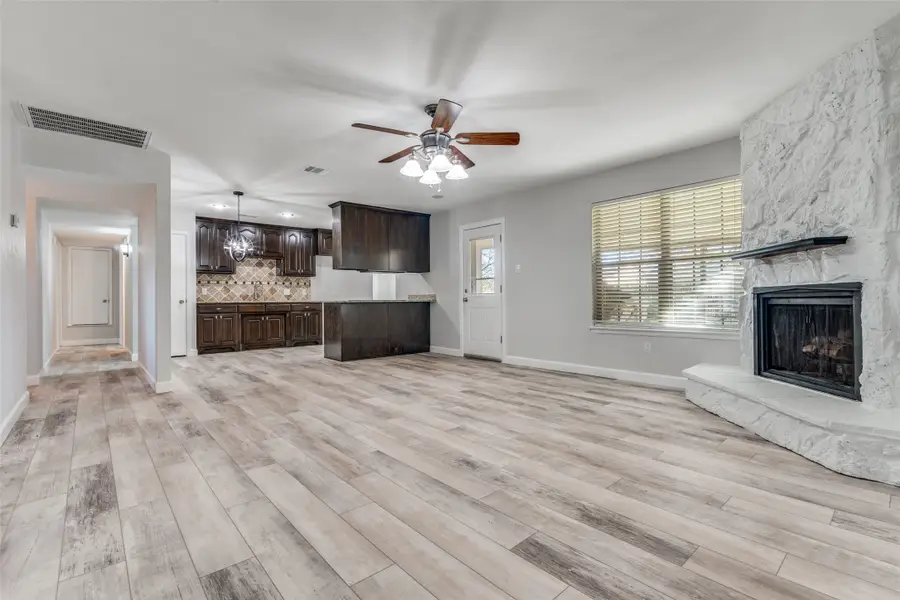 210 Blair Lane, Arlington, TX 76014 - Image #3