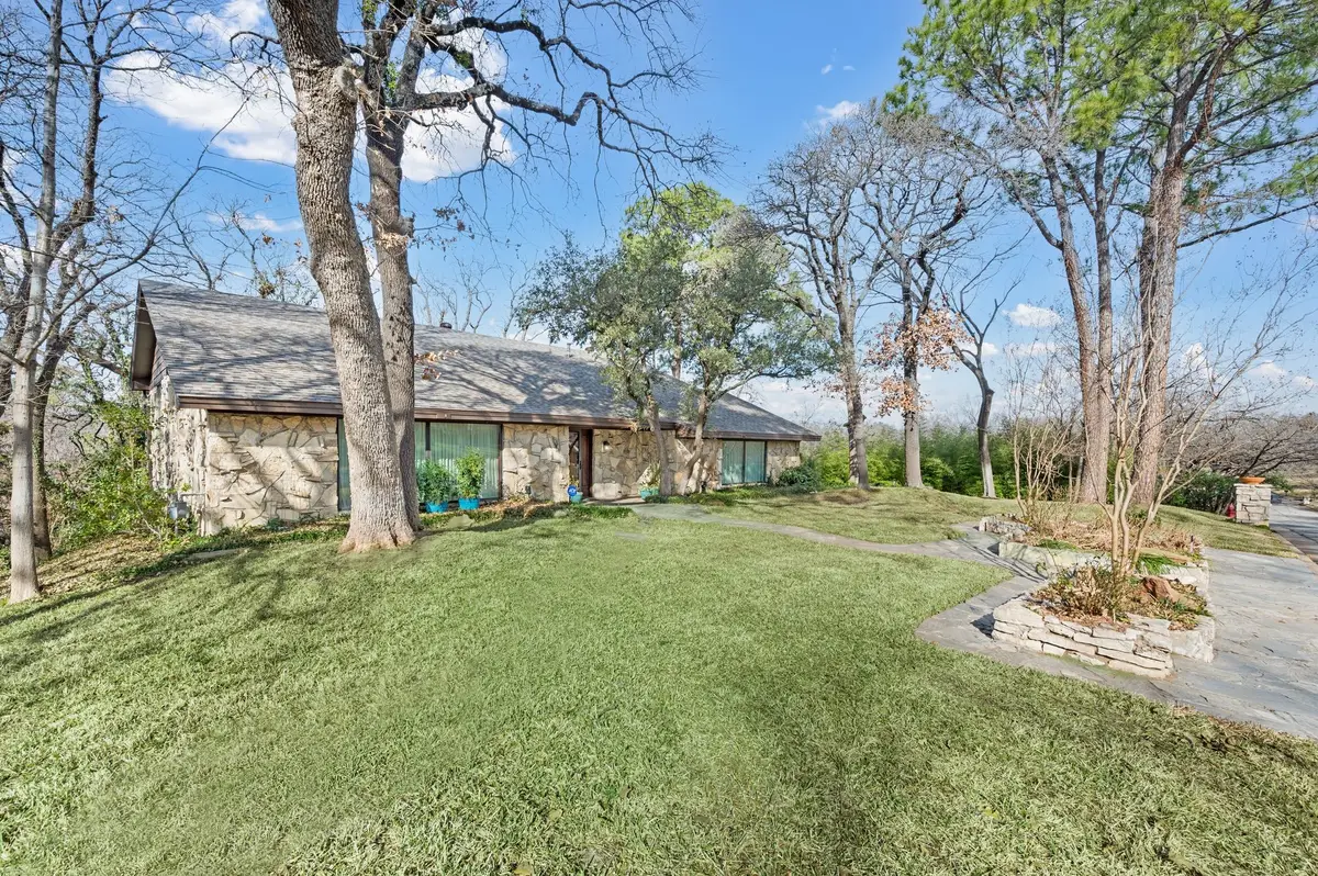 1021 Edgecliff Drive, Bedford, TX 76022 - Image #1