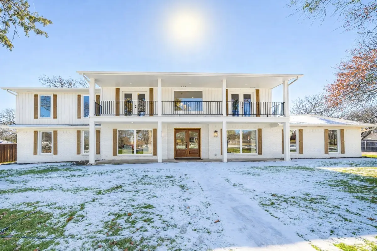 320 Cross Timbers Drive, Double Oak, TX 75077 - Image #1