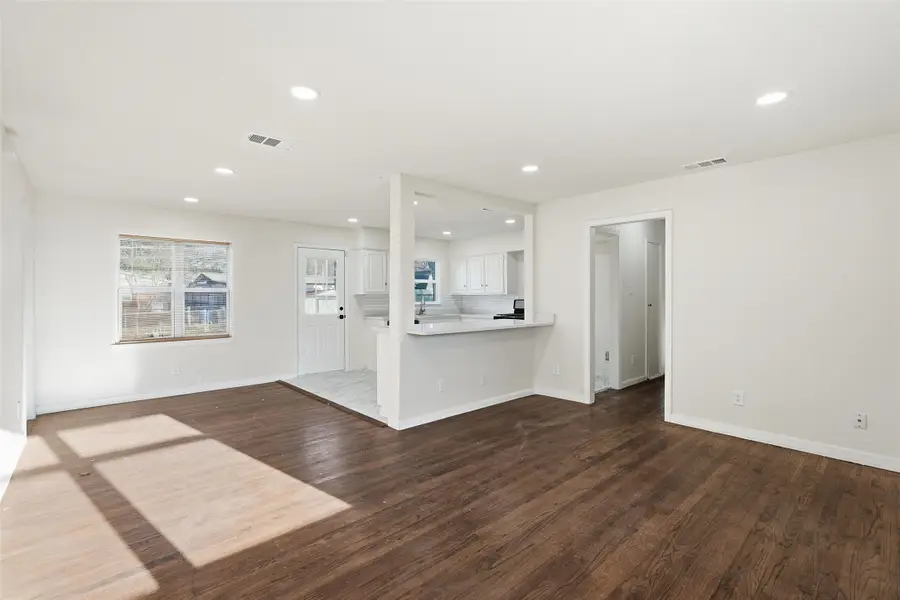 10833 Ruth Ann Drive, Dallas, TX 75228 - Image #2