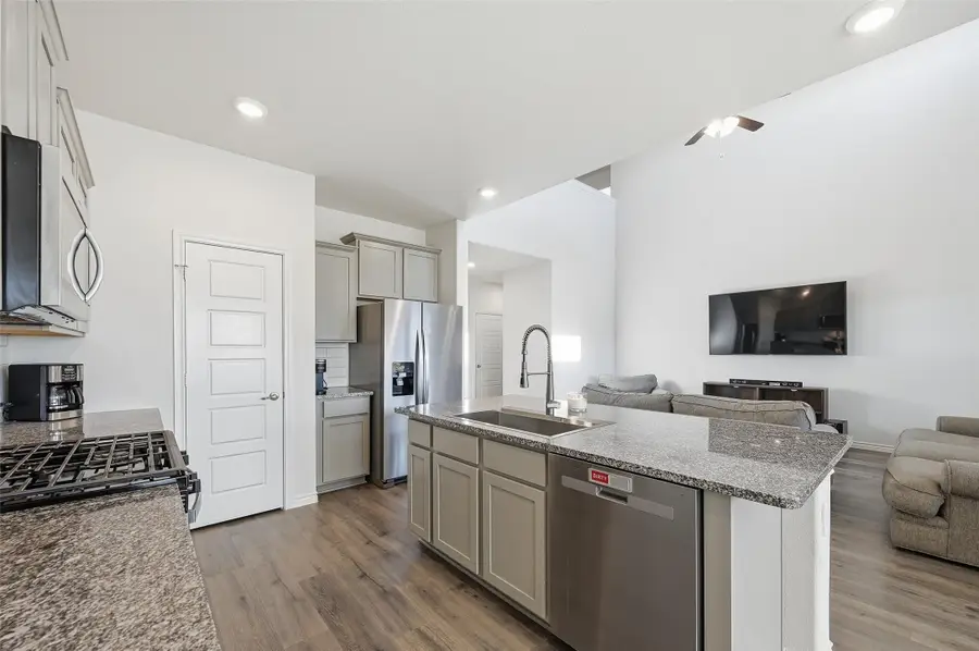 9816 Daisy Mae Lane, Aubrey, TX 76227 - #3