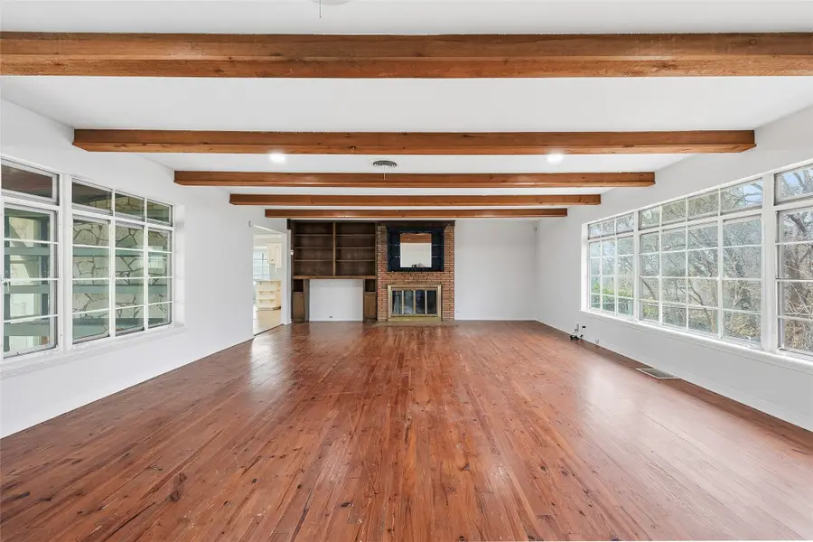 1901 Bluebird Avenue, Fort Worth, TX 76111 - Image #2