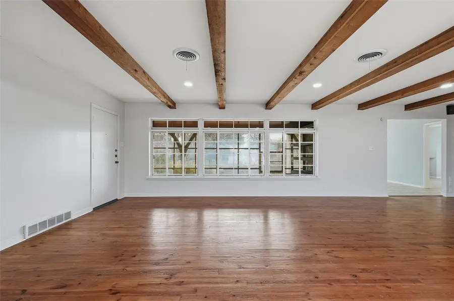 1901 Bluebird Avenue, Fort Worth, TX 76111 - Image #3