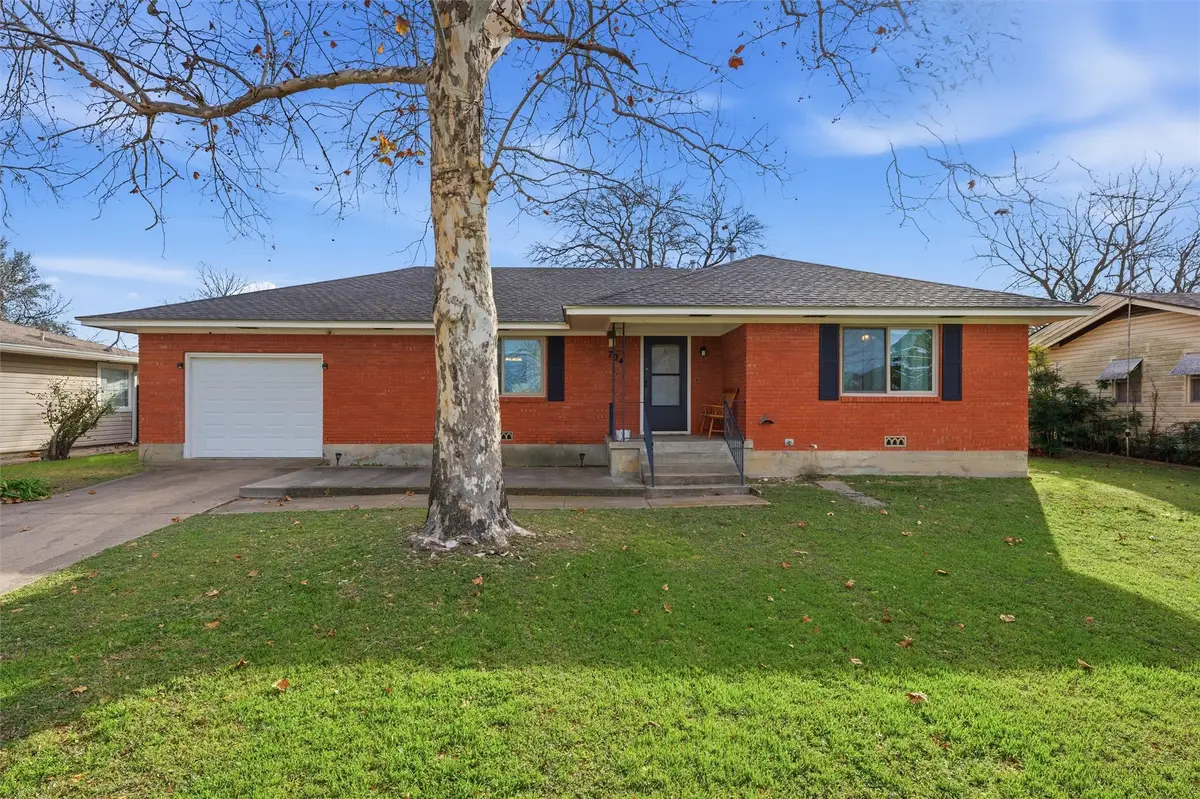 704 N Harrison Street, West, TX 76691 - Image #1