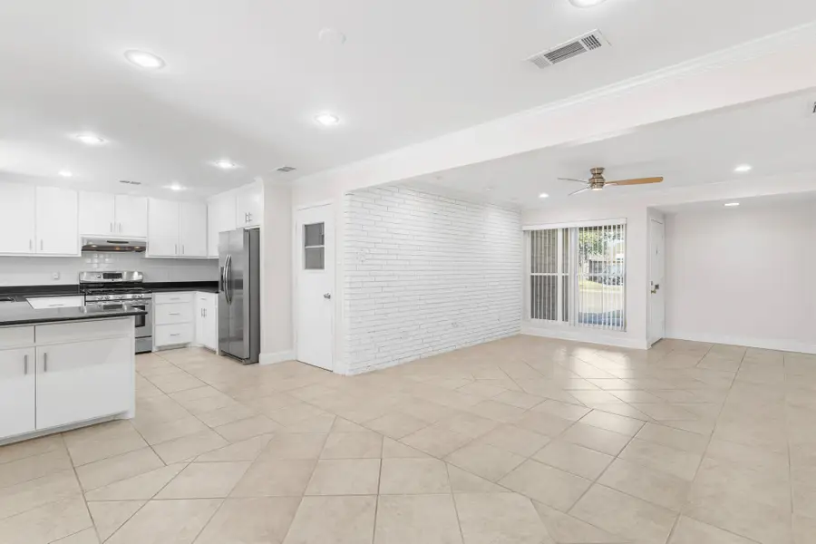 831 Warren Way, Richardson, TX 75080 - Image #3