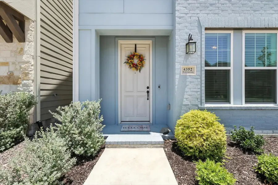 4352 Henderson Avenue, North Richland Hills, TX 76180 - #2