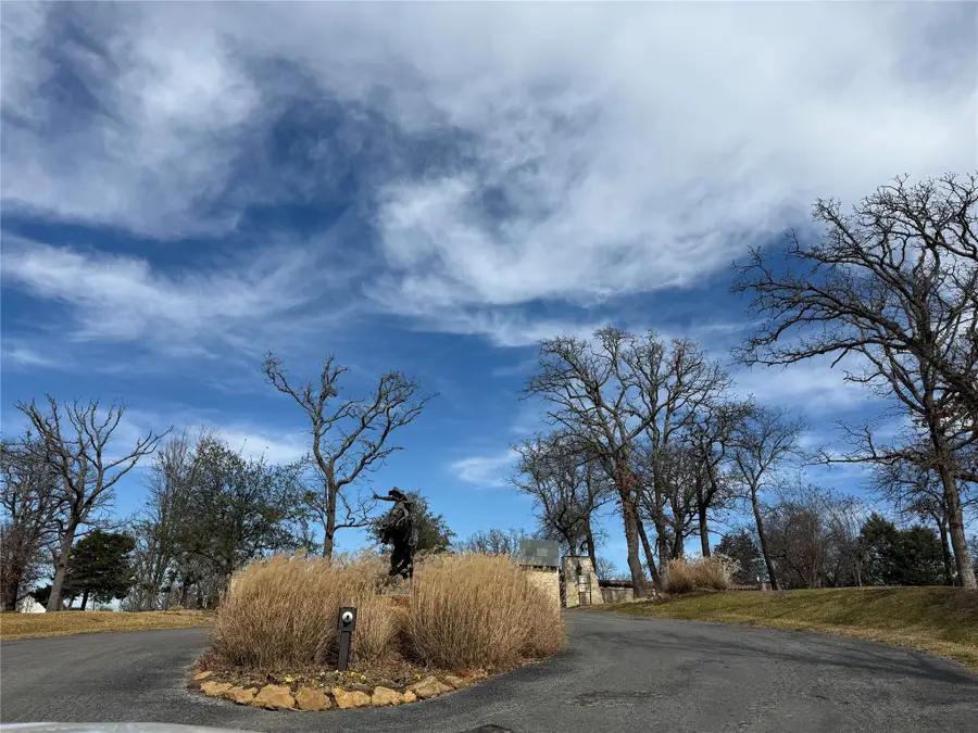 2 Summit Oaks Circle, Denison, TX 75020 - Image #3