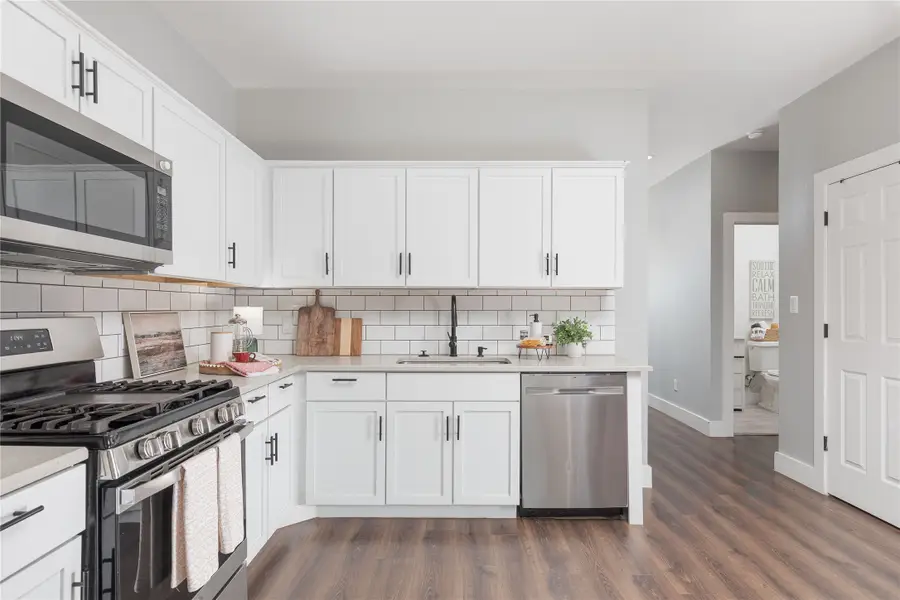 285 N Sherman Avenue, Van Alstyne, TX 75495 - #2