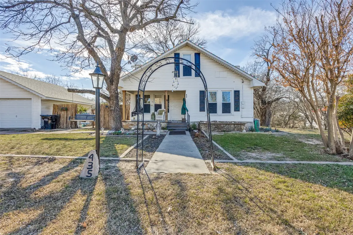 435 Elm Street, Graham, TX 76450 - Image #1