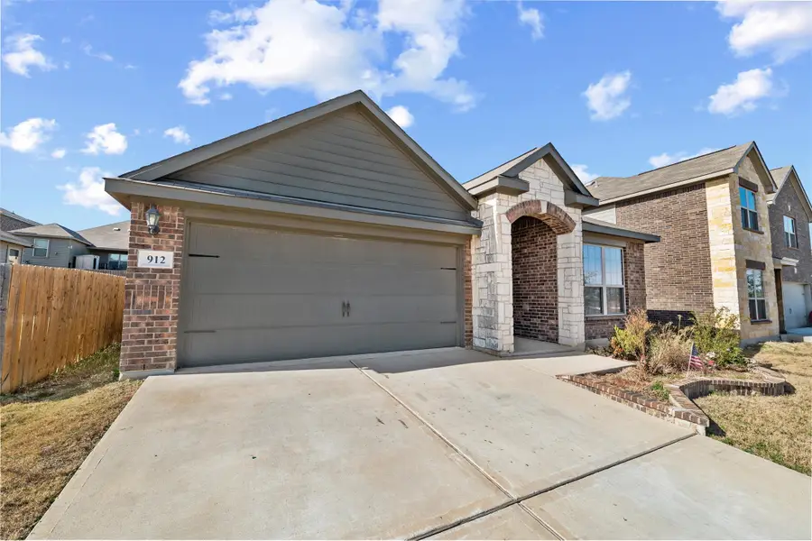 912 N Juneberry Drive, Denton, TX 76207 - Image #3
