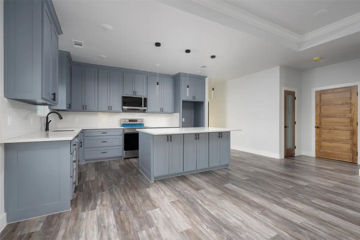 411 W Elm Street, Whitewright, TX 75491 - #1