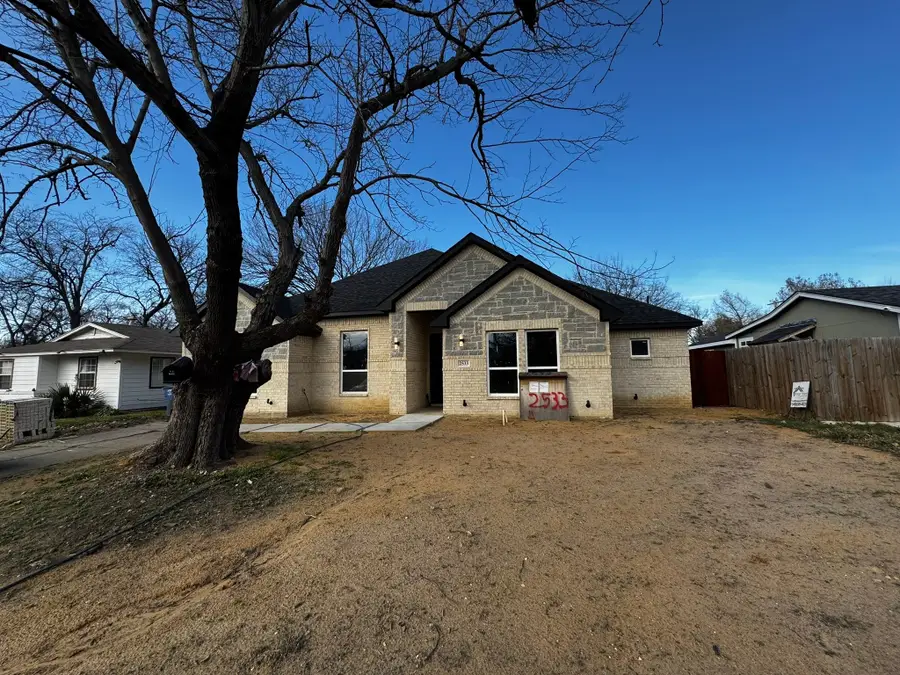 2533 Jonesboro Avenue, Dallas, TX 75228 - Image #2