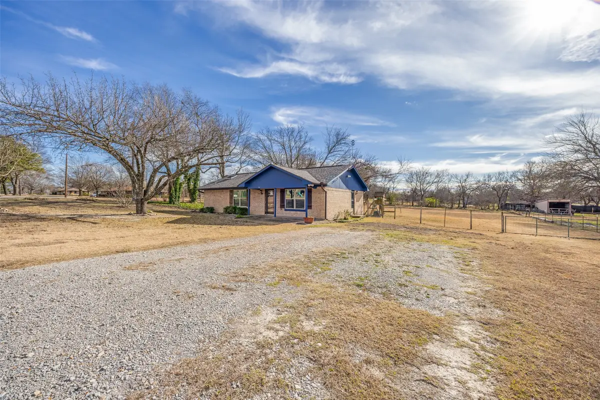 301 Pecan Street, Tom Bean, TX 75489 - #1