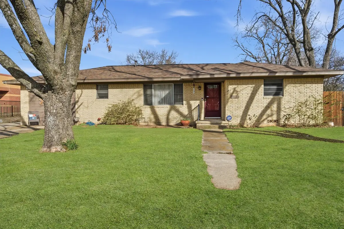 515 Pecan Street, Collinsville, TX 76233 - #1