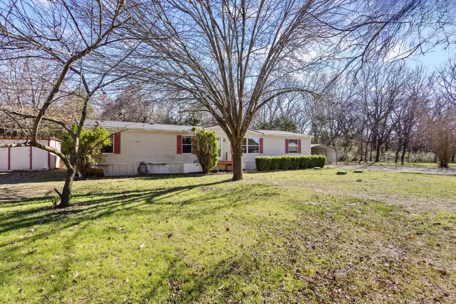 341 Pecan Place Lane, Pottsboro, TX 75076 - Image #2