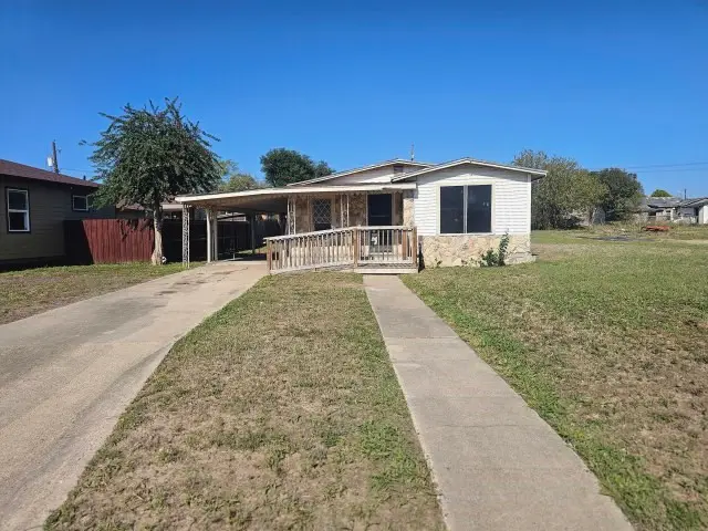 630 E B Avenue, Kingsville, TX 78363 - #1