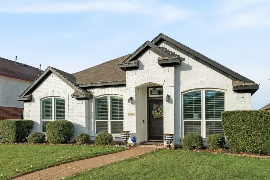 1104 Courtney Lane, Lewisville, TX 75077 - Image #2