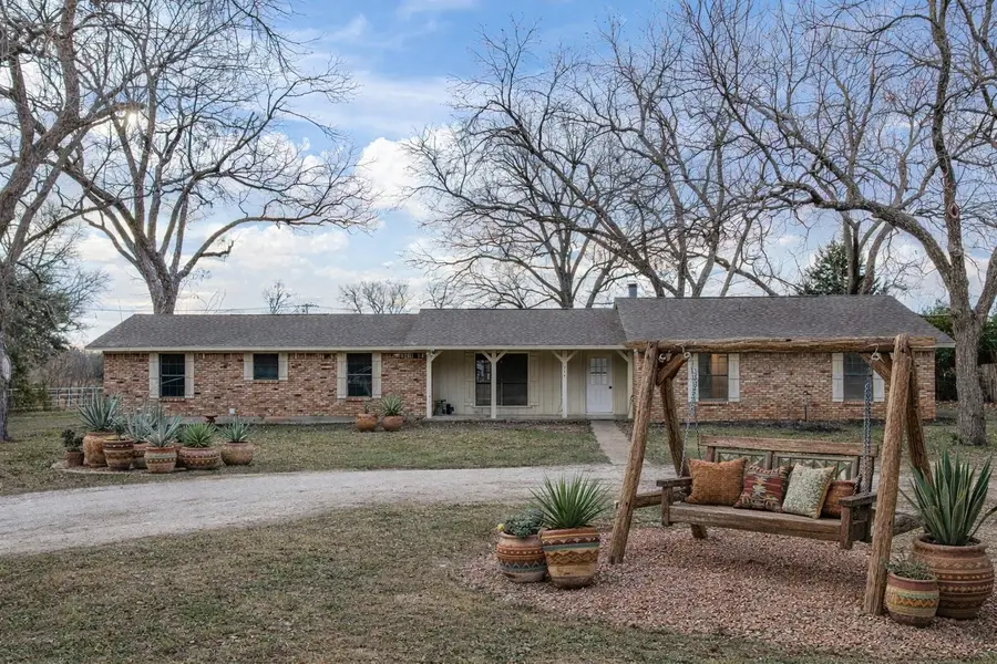 514 Dallas Street, Italy, TX 76651 - Image #2