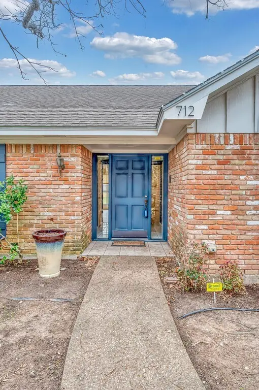 712 Willow Creek Drive, Woodway, TX 76712 - #2