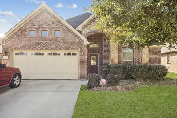 725 Gray Washington Drive, Saginaw, TX 76179