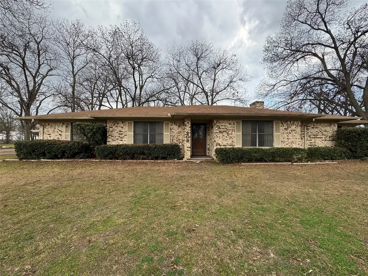 209 N Harrison Street, Roxton, TX 75477 - #1