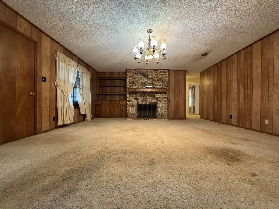 209 N Harrison Street, Roxton, TX 75477 - #2