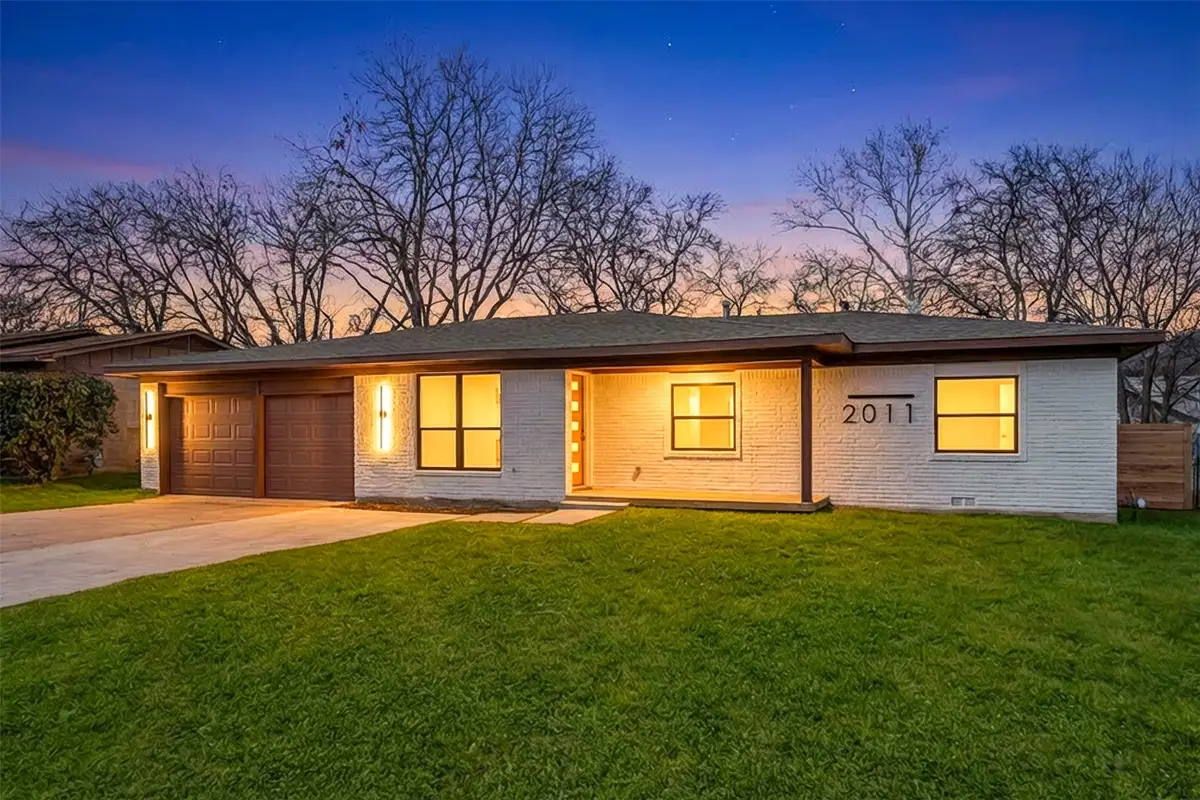 2011 E Park Row Drive, Arlington, TX 76010 - Image #1