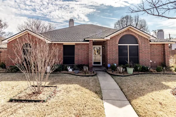 266 E Ridgegate Drive, Garland, TX 75040