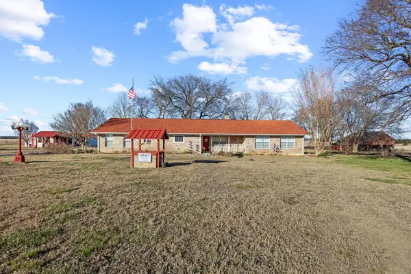 1858 Farm Road 1506, Paris, TX 75460