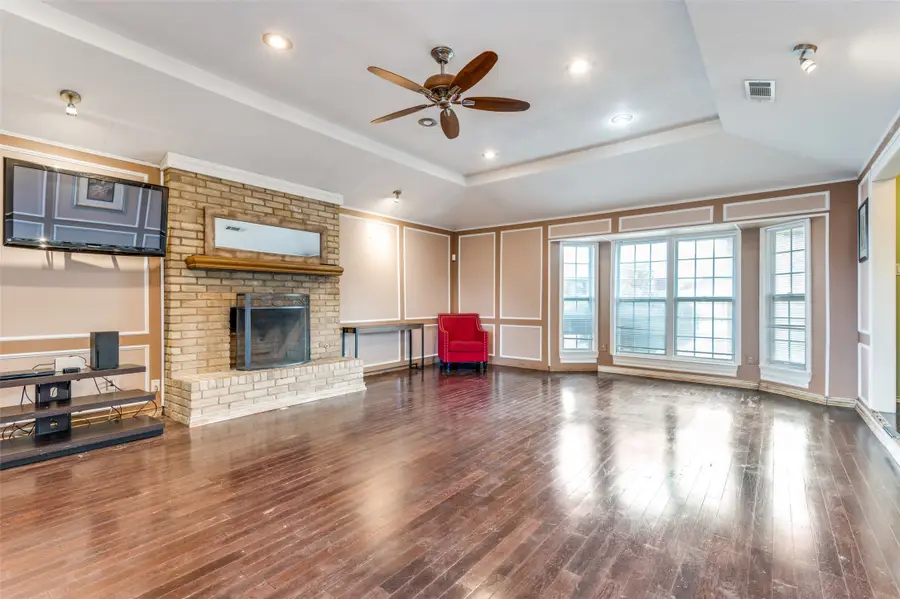 2206 Greenbriar Court, Grand Prairie, TX 75050 - Image #3