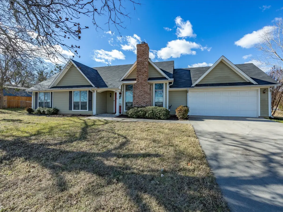 202 S Stratton Street, Decatur, TX 76234 - #1