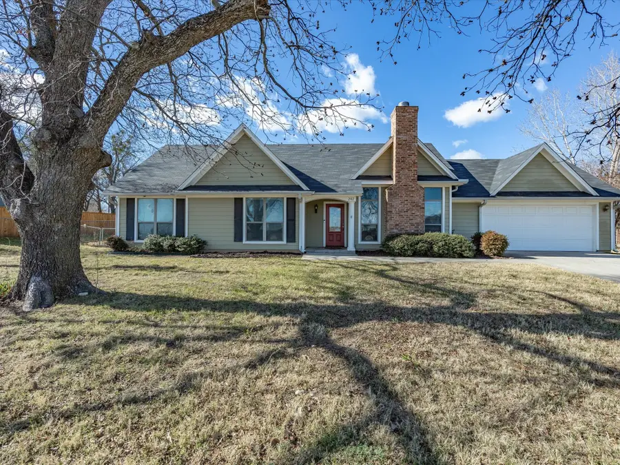 202 S Stratton Street, Decatur, TX 76234 - #3