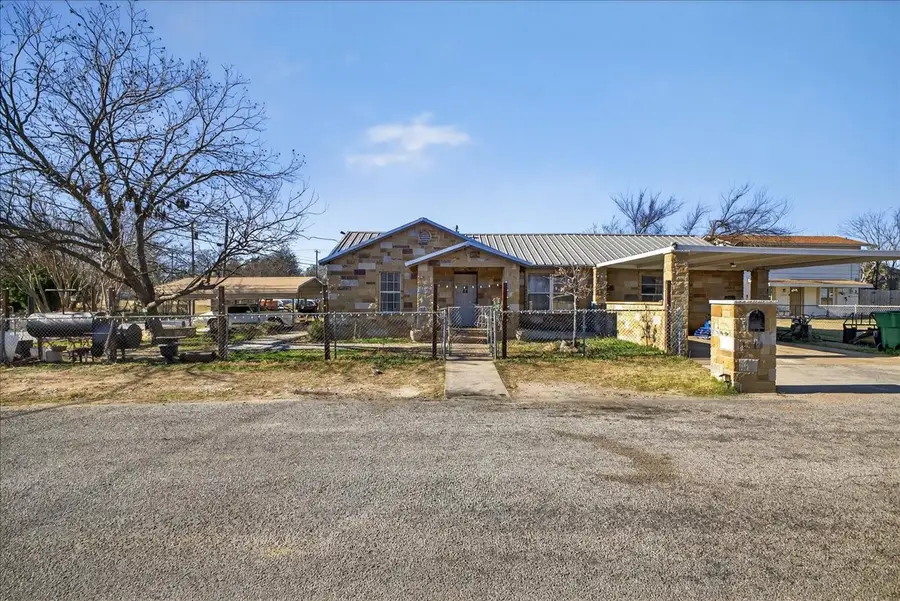 1310 N Estes Street, Stephenville, TX 76401 - Image #2