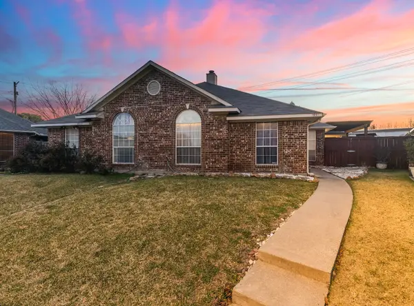 1931 Hearthside Lane, Garland, TX 75044